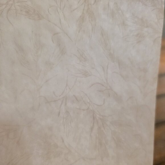 The Emporium Store Vintage Delicate Embossed Fine Paper 25 Sheets & 16 Envelopes - Picture 7 of 8